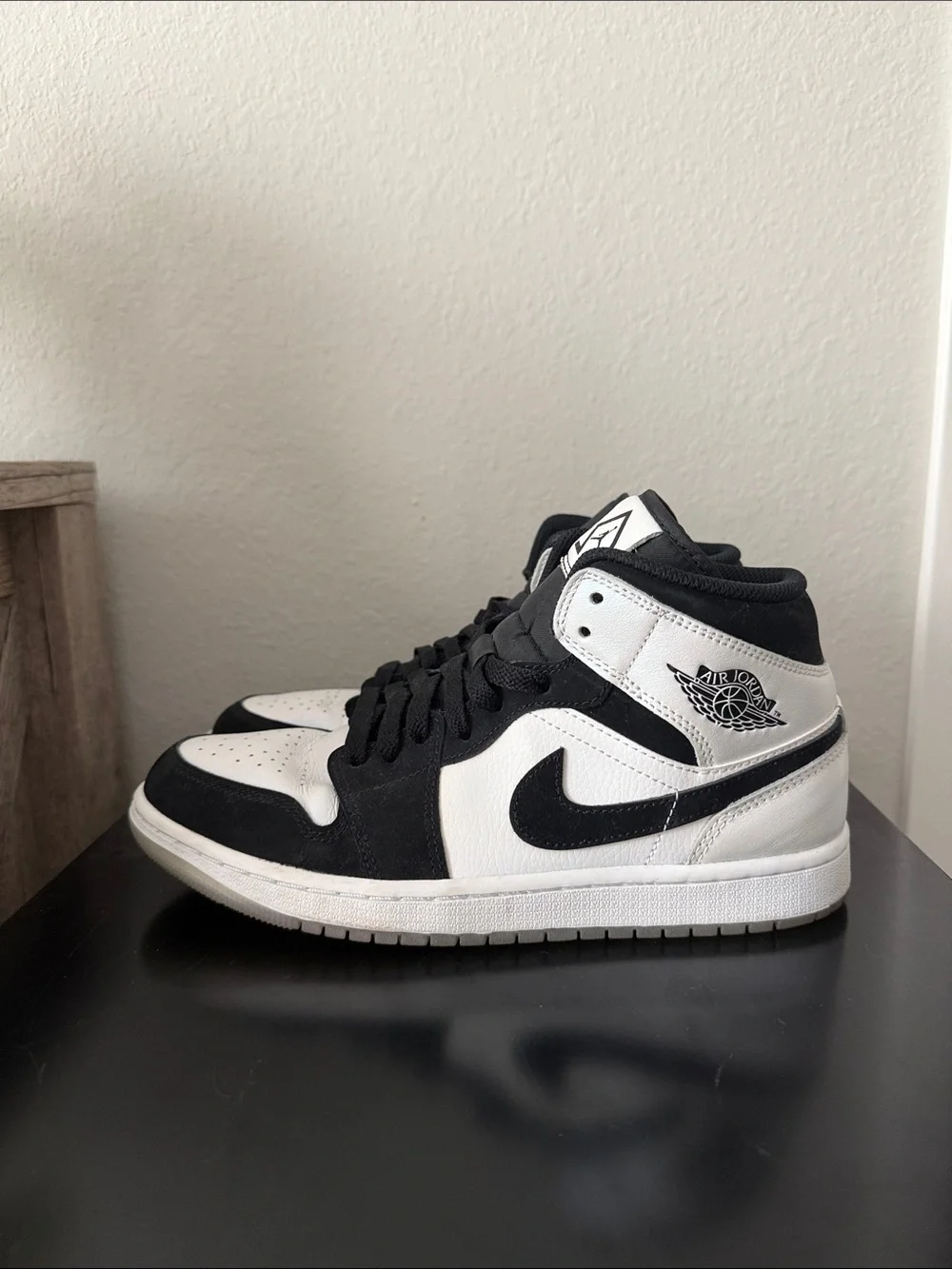 Air Jordan 1 MID SE 